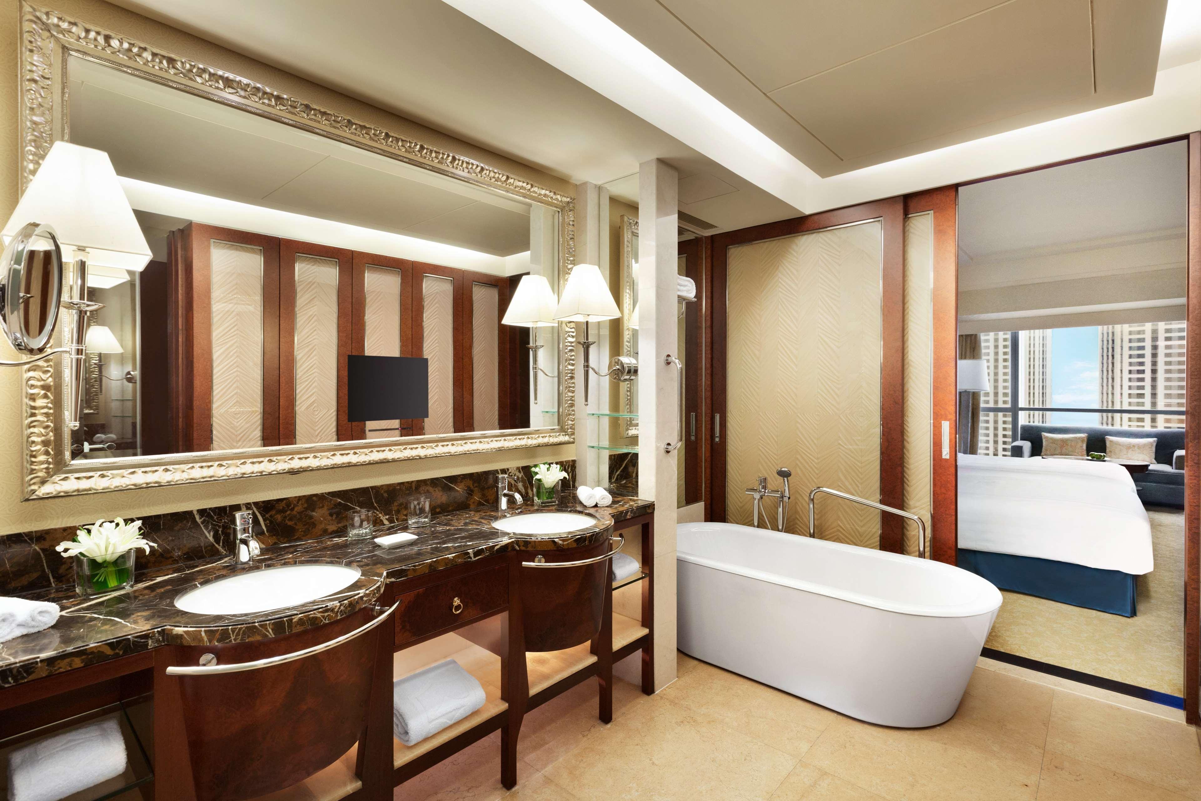 Hotel Shangri-la - Fourth Square Qingdao